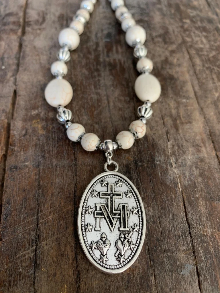 Collar: Medalla Virgen Milagrosa